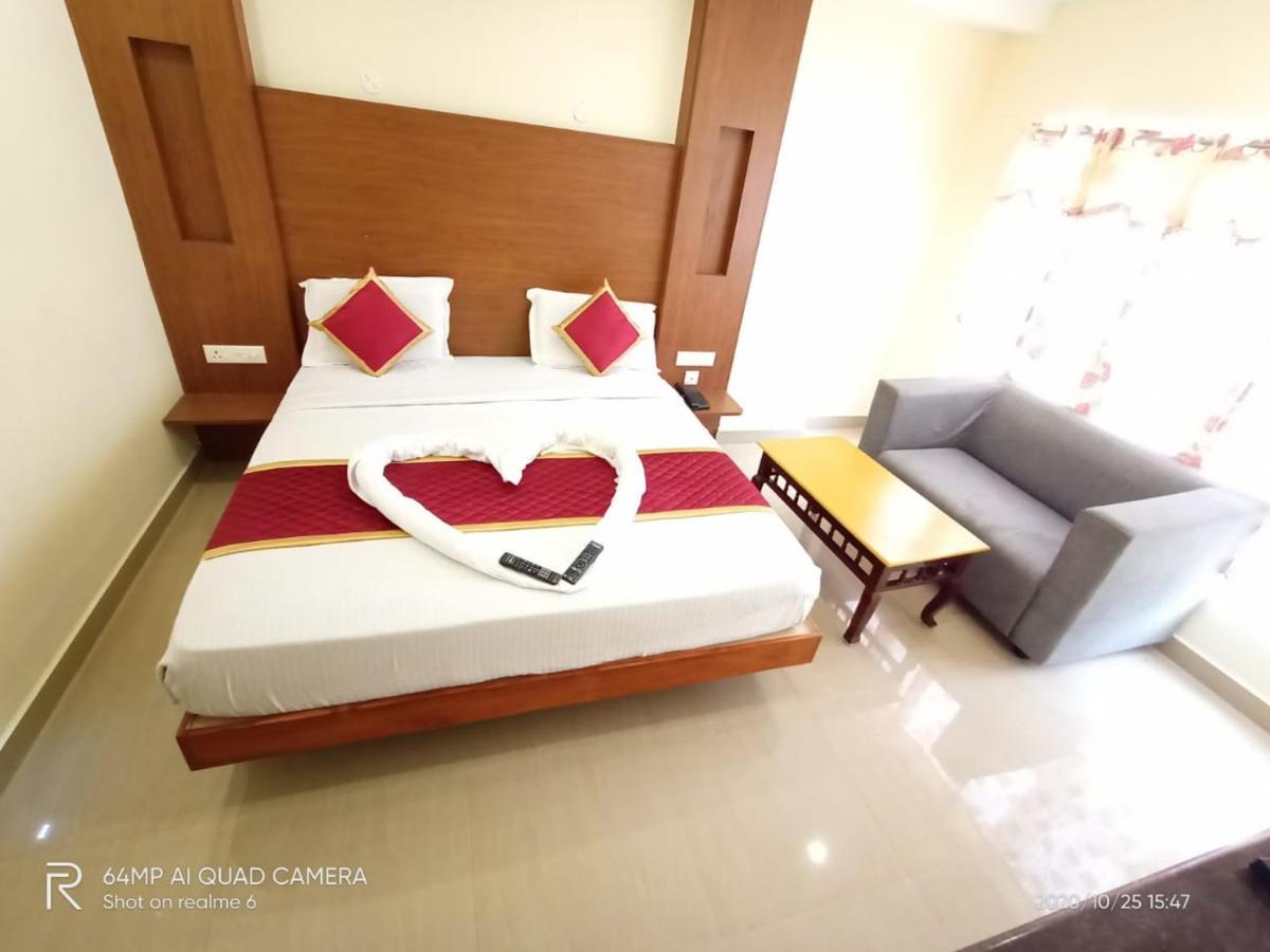 Hotel Meridian Castle Puducherry Exterior foto